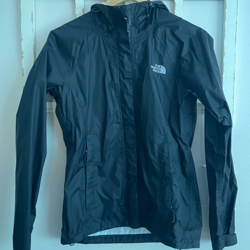 Black Northface windbreaker/rain coat